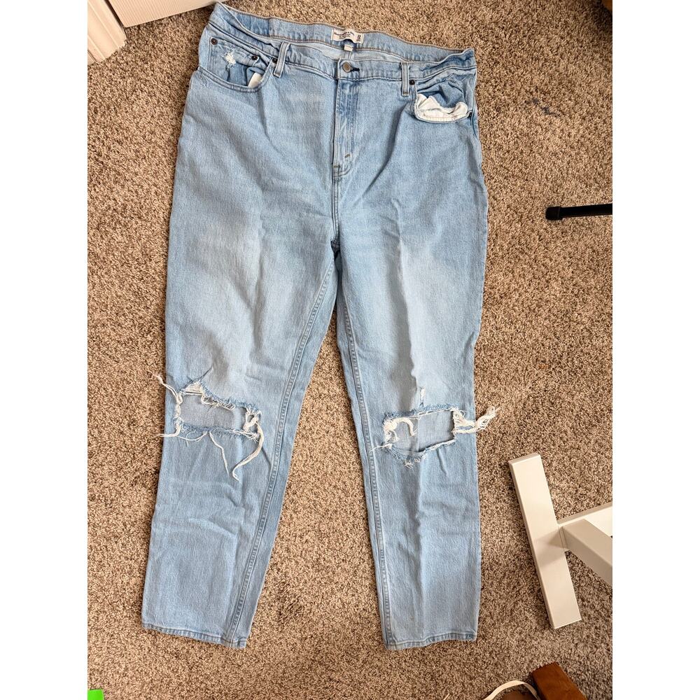 Distressed Curved Love 34x18 Abercrombie & Fitch Light Blue Denim Jeans